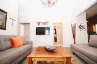 GREAT LOCATION- IN TOWN- 1 BLOCK TO MAIN- WALK TO EVERYTHING