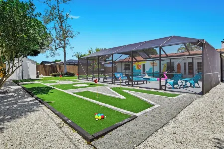 Pool Home - MiniGolf -Arcade- Near Beaches - Pet Friendly