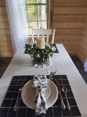 The Wildflower - Private cabin in wooded setting