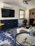 New Downtown 3 Bedroom Upstairs Flat with views