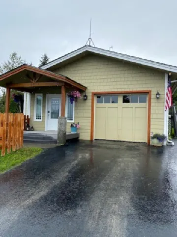Gracie's Homer House; Home With A View