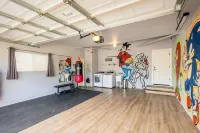 Marvel home w/ Pool, Gazebo, Movie Room, Gym, Traeger - บังกะโล