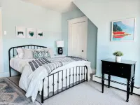 Spacious 5-Bedroom Victorian House in Charming Downtown Franklin 앨리게니 트레일 주변 호텔