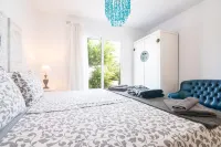 C1, in a Small Complex with Communal Pool 100m from the Sea