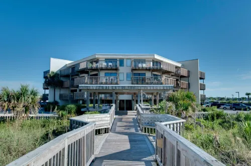 Ocean Front Condo Just Steps to the Beach -Maximum 6 night stay only.