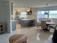 Pool house, close to the beach!