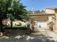 Villa with pool near sea and river Hotel a Montarnaud