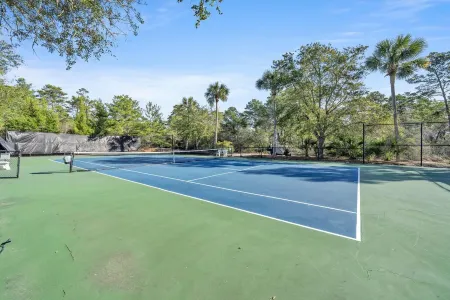 Relax in the Heart of Gulf Place! Cozy Studio! Steps to Deeded Beach!