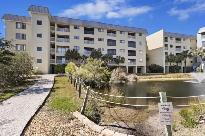 Ocean View Condo - Perfect location!  2 BR 2 BA