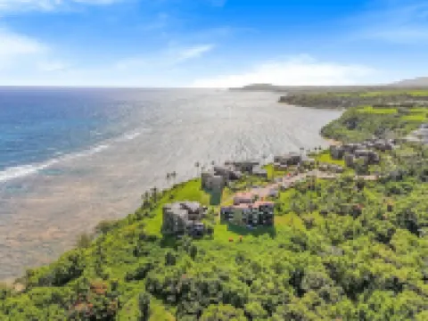 Seaside Haven- Oceanfront/Local Art/AC Hotels in Princeville