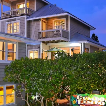 Lovebirds' Retreat - Steps to Siesta Key Public Beach -