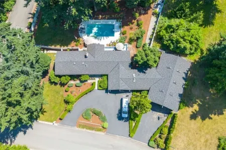 Bridle Trails Bedroom With Private Entrance Отели рядом с достопримечательностью «JG Redmond II»