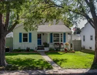 Charm and Character 10 minutes from lake McConaughy Hotels near McConaughy Discovery Center