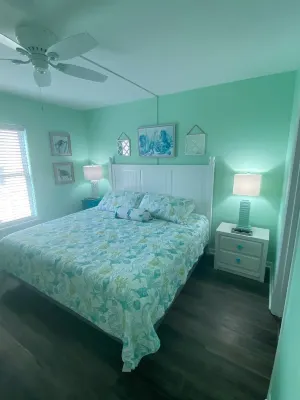 Updated in ‘25 1 Minute Walk to Beach & Pool! 1 Bedroom + Bunk Beds. 10.0 Rated! Hotels near Topsail Beach fishing pier