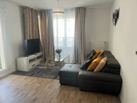 New apartment with 2 large bedrooms in the heart of the city