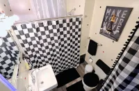 Trendy Downtown Nashua Getaway: Checkers-Themed 1 Bed/1 Bath! Hotels near Abbot-Spalding House Museum