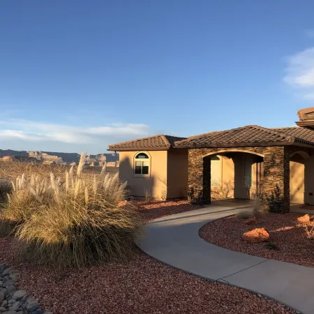 Inspiring Views! Luxury, Serenity, Hot Tub, Lake Powell, Antelope,EV CHG