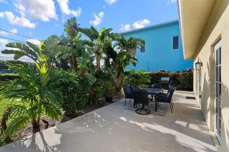 3 Blocks from Atlantic Ave-Delray Beach Отели рядом со станцией Delray Beach Tri Rail Station