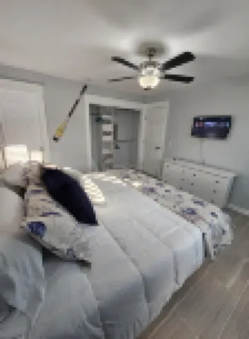 Beachy 1-Bedroom Getaway in Cape Coral – 20 Mins to Sanibel & Fort Myers Beach!