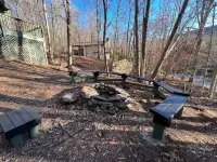 4 min Beech Mtn. Gem: Cabin Retreat near Slopes & Trails Pet friendly
