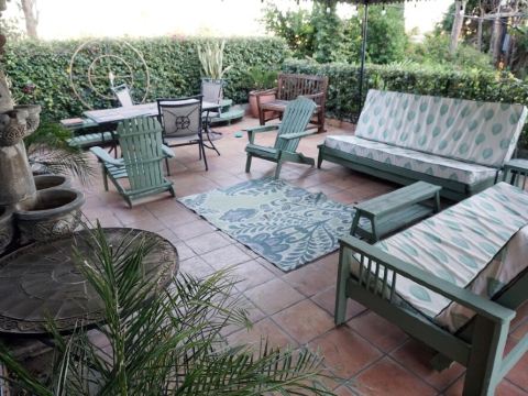 Spacious, Modern Comfort at Griffith Park