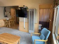 Lake Nokomis Breezy Bay Lakeside Cottage Quiet Retreat - WiFi
