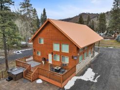 Cozy Chinook Cabin