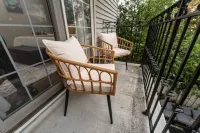Luxury 3 BR, 2 Bath NYC Retreat