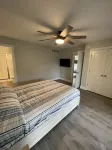 Discounted Rates for Fall/Winter! Lake Michigan Access, Hot Tub!
