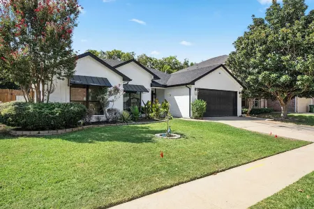 Cozy 3-bedroom house in welcoming Arlington with WiFi, AC