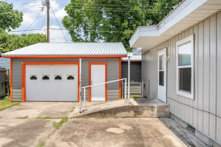 3 bdr in Ardmore OK, Perfect for Families! 20 mins to lake Отели рядом с достопримечательностью «Публичная библиотека Ардмор»