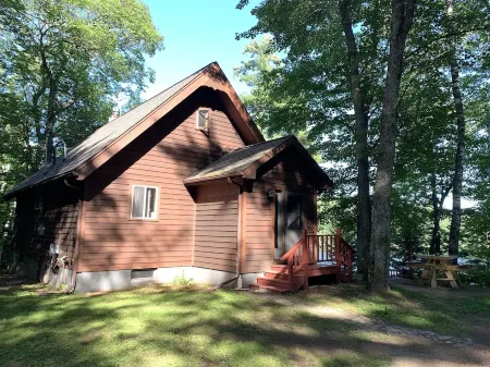 Waterfront Cedar Cabin Complete with Sauna