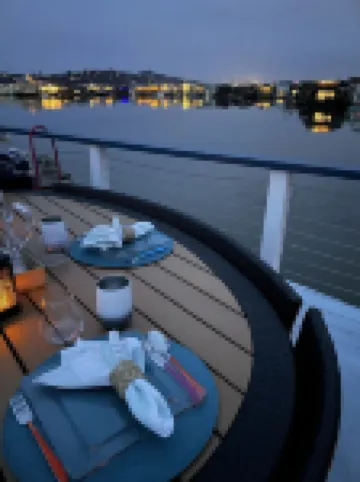 "Top Choice Houseboat Rental," says Discover Sausalito. 2bd 2ba floating home.