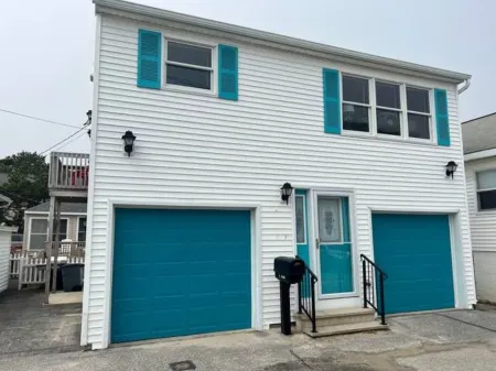 Beach House ∆ Prime Location ∆ Steps to the Ocean Отели в г. Олд-Орчард-Бич