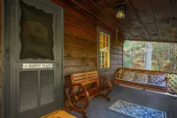 🌲Easy Paved Access🔥Fireplace❤️Great Privacy🏞️Across River🎇NearDowntown🙂 - 4-Star