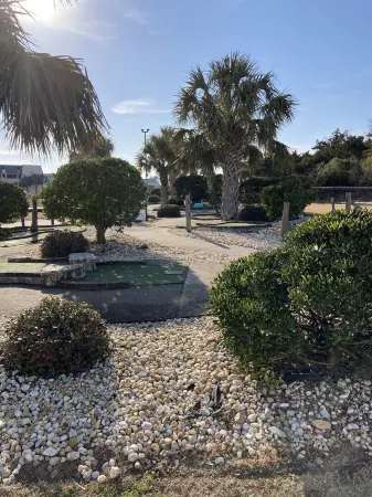 Family resort atmosphere on beautiful Atlantic Beach, North Carolina