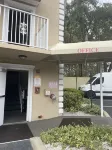 Beautiful Resort Condo with 2 Pools, Hot tub, Tiki Bar & Restaurant