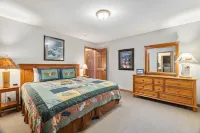Bierhaus Cabin - Walk to RMNP, River Access! A/C. - Chalets