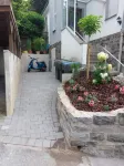 Helle Wohnung mit Eigenem Gartenstück