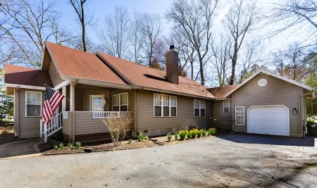 Just minutes away from Bethany Beach and Golf Отели в г. Ошен Вью