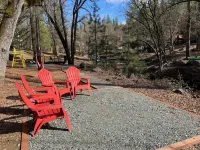 Spacious home with seasonal lake access. Pet friendly!