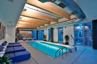 Aloft Chicago Mag Mile - Pools