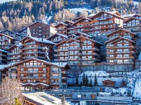 Le Montagnard 6 Отели в г. Конте