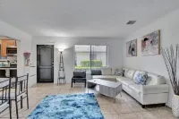 Spacious 1 bedroom, East Delray parking, W/D, BBQ