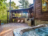 Lusa Nita Retreat – Luxe Lodge w/ Hot Tub, Sauna & Stunning Outdoor Living! Hotels in Broken Bow