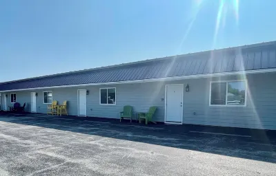 Our Boatyard Loft and Suites Unit A Hotels near 7-Eleven