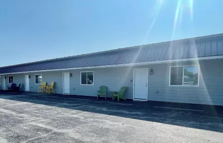 Our Boatyard Loft and Suites Unit A Отели в г. Сандаски