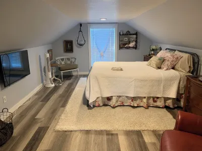Quaint Montana Cabin