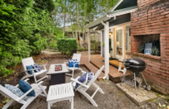 The Cottage at Lake Sammamish, Generator, Dog Friendly, Lake Access