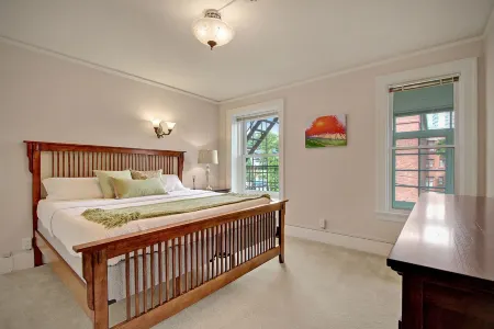 Historic Stadium Area Vacation Rentals!